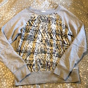 Pullover with poly front print